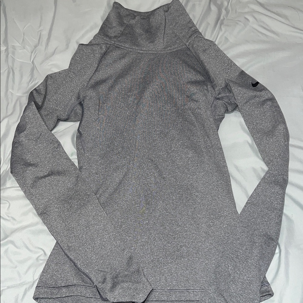 Nike Women's Grey Long-Sleeve Performance Mock Neck Top